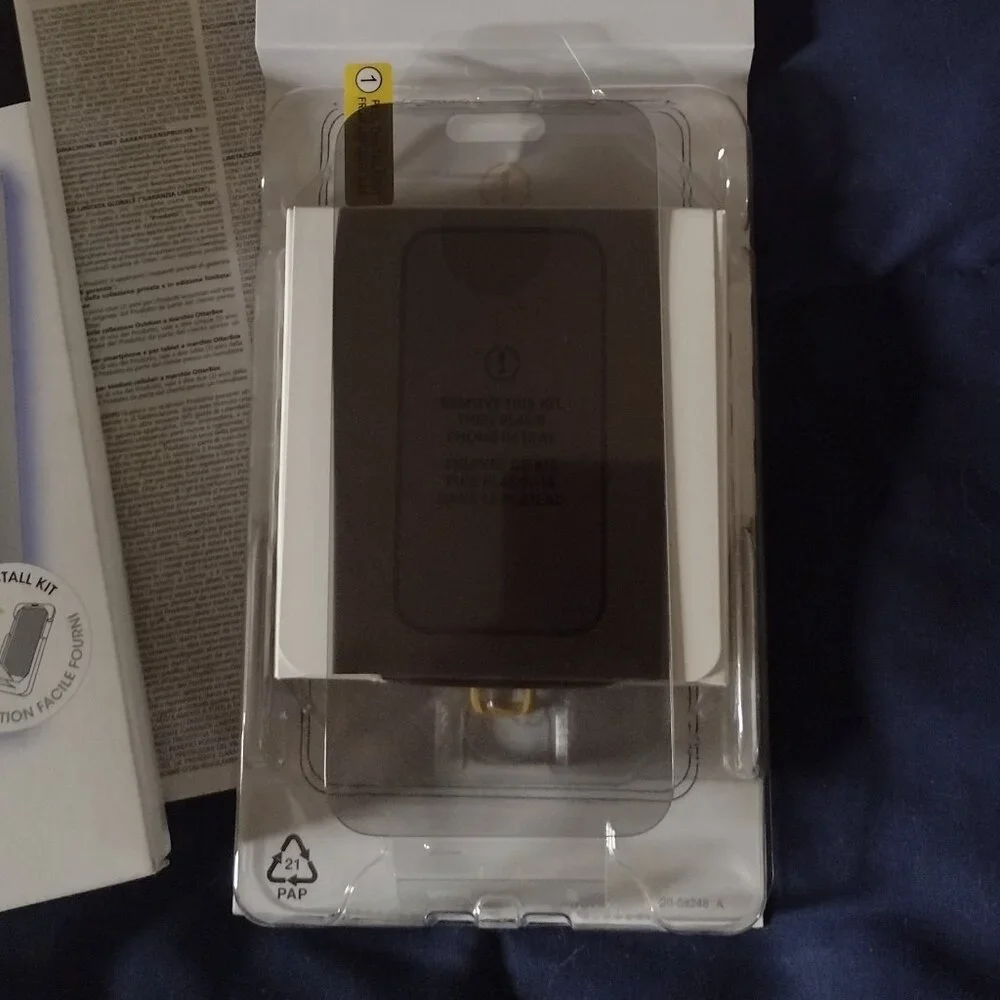 NEW in the package Otter Box Premium Pro Glass Privacy Guard for iPhone Pro 6.1